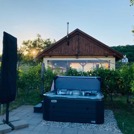 Edenkert Vendeghazak Hotel Pecsvarad Ngoại thất bức ảnh